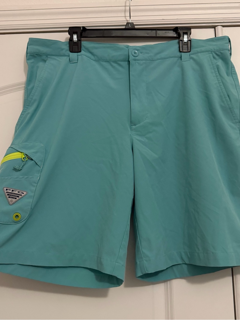 Columbia Fishing PFG Omni Sheild Men’s Teal Shorts with Cargo Pocket
